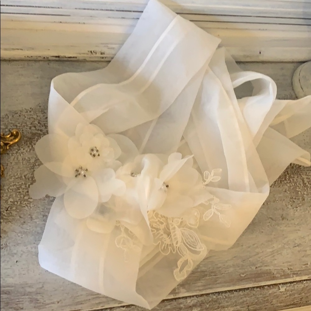 Vera Wang bridal belt/sash (Brand New)